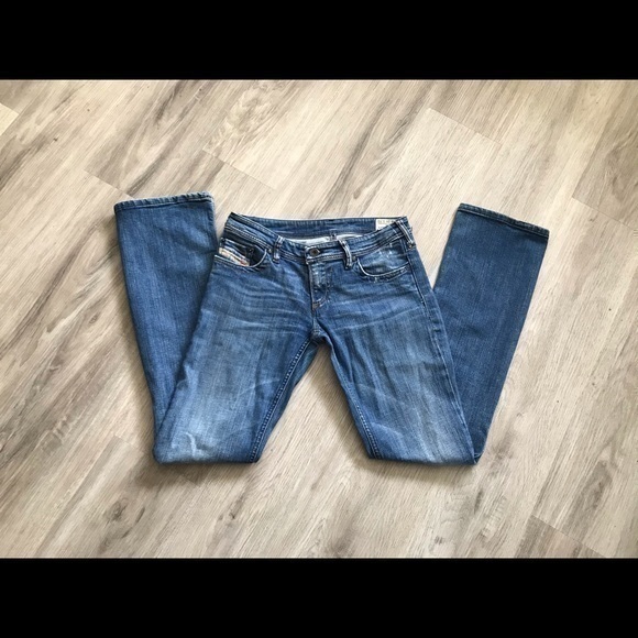 DIESEL size 28 mens ‘Lowky’ bootcut jeans. 32”L. Stretch quality denim. - Picture 4 of 8